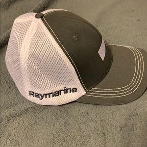 Raymarine hat